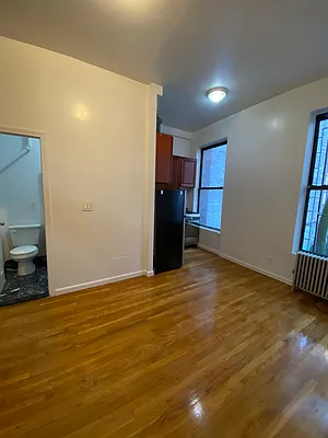 Rented by Peter R. Hungerford, LREB | media 5