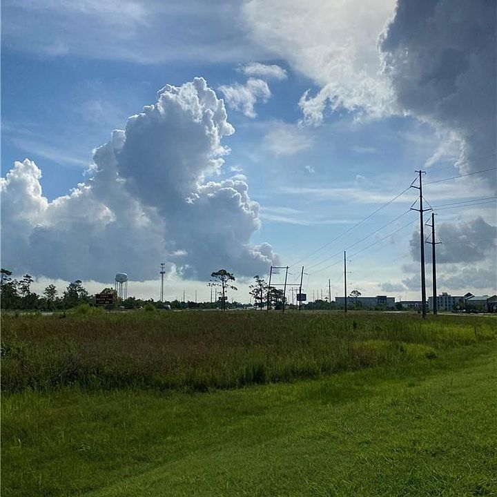 2nd image of Arena Rd