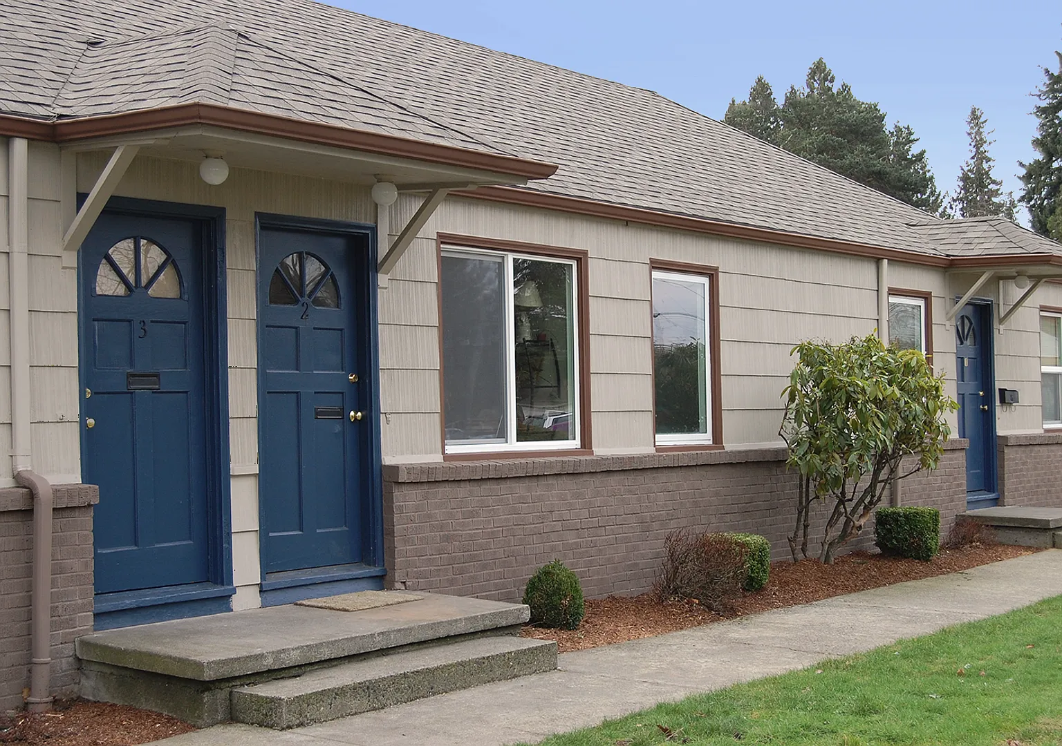 Francis Manor — Photo 1