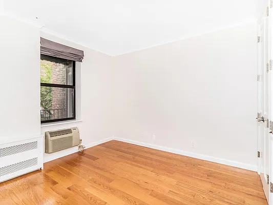 Sold by Row Real Estate LLC | media 11