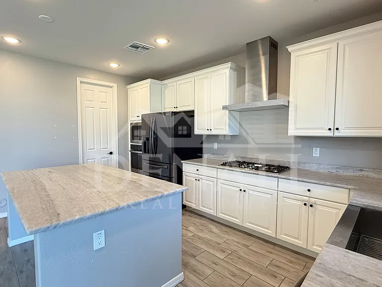 15068 W Pierce St — Photo 12