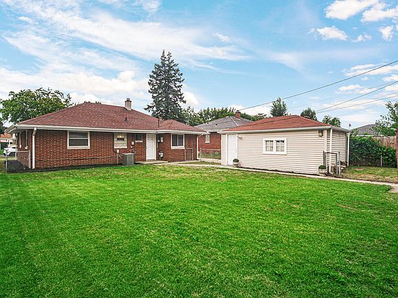 3rd image of 7007 Baring Ave