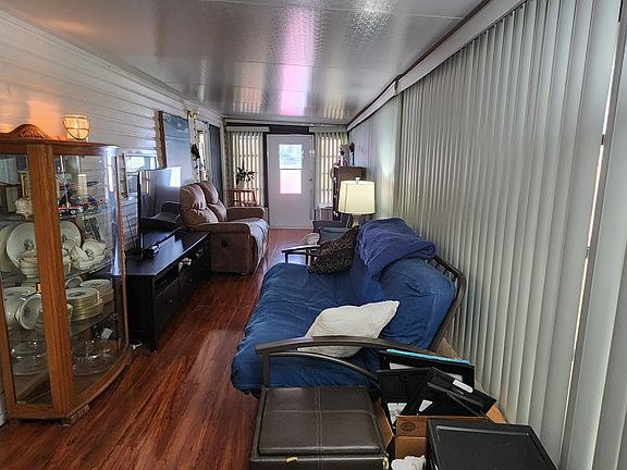 4th image of 7820 Wire Rd #48