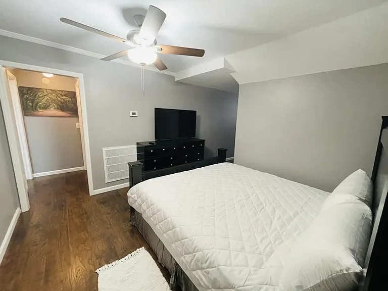 402 15th Ave S #5 — Photo 9