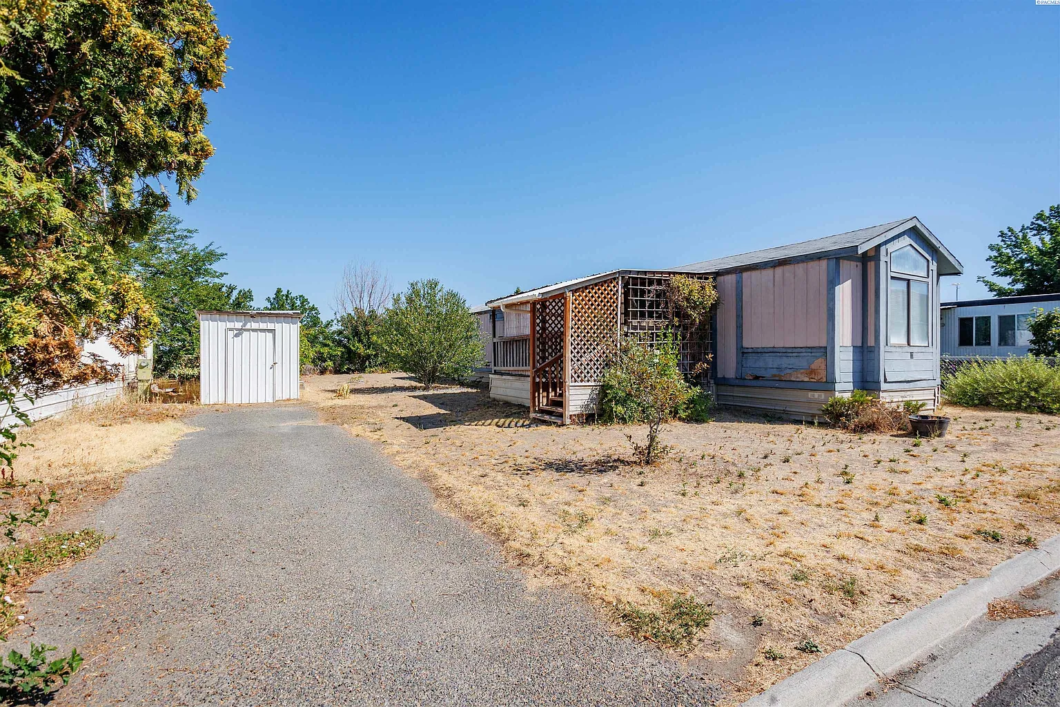 1000 Alexander Ct Trailer 13 photo 1