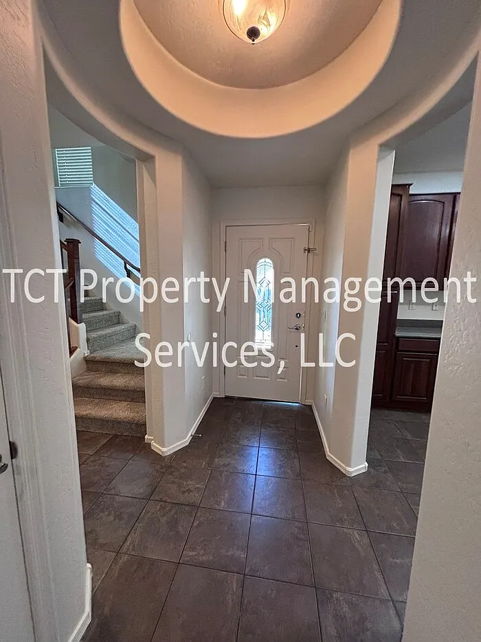 3 bed, 2.5 bath, 1262 sqft, $1,900 — Photo 2