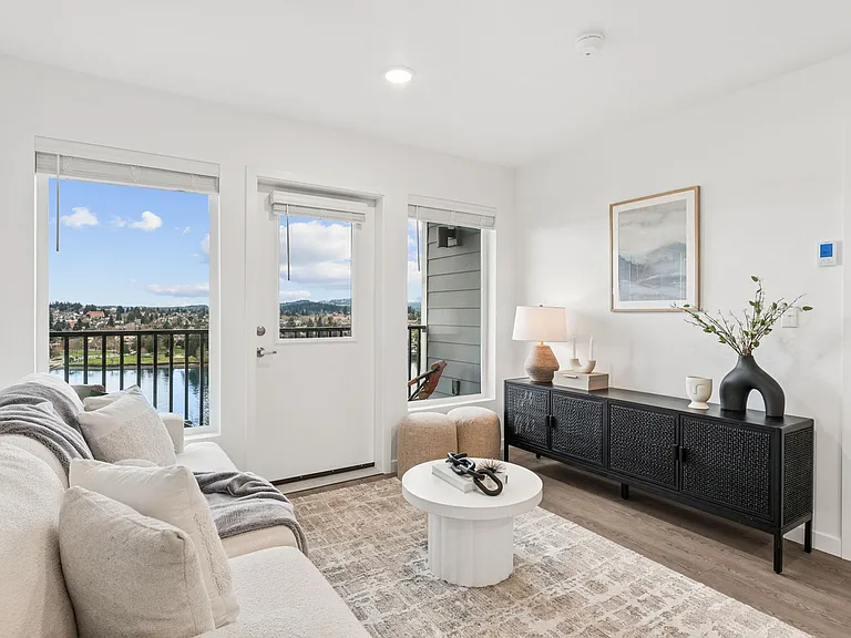 The Landing at Harbor Pointe — Photo 9