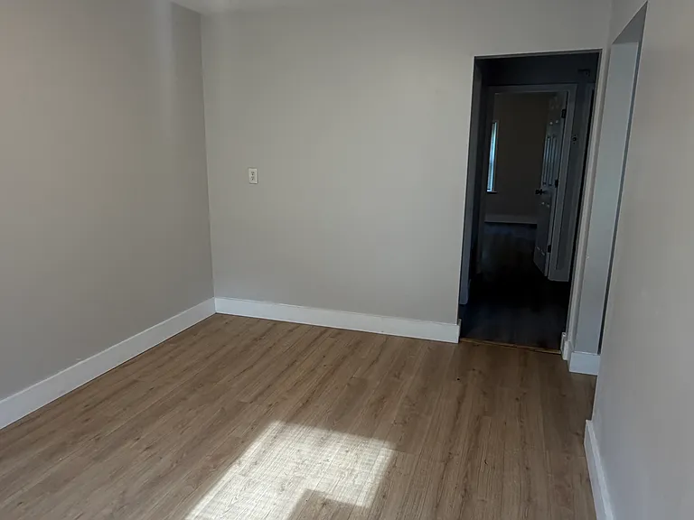 9703 Lilac Dr — Photo 6