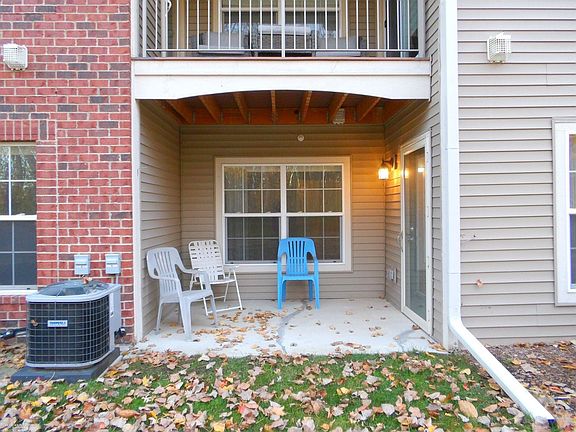 3rd image of 49236 W Woods Dr