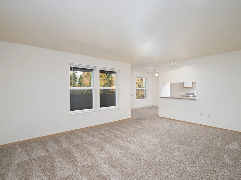1519 SE Roberts Dr — Photo 8