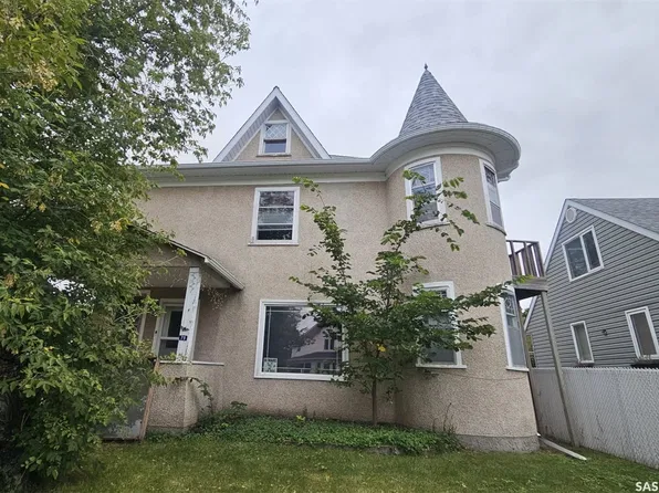 79 Lillooet Street E, Moose Jaw, SK S6H 4S3