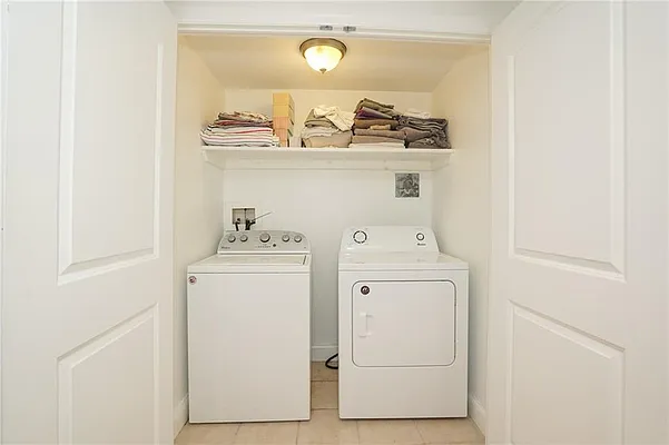 Sold by REMAX Elite | media 18