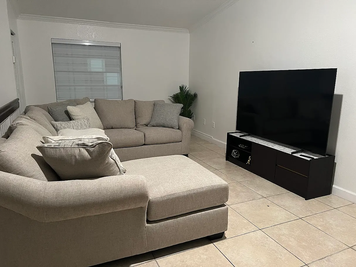 2 bed, 960 sqft, $2,200 — Photo 3