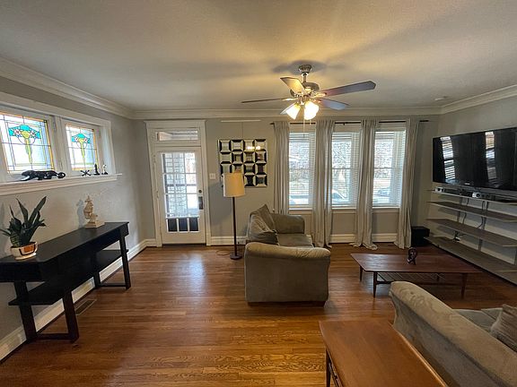 3rd image of 4560 Shenandoah Ave