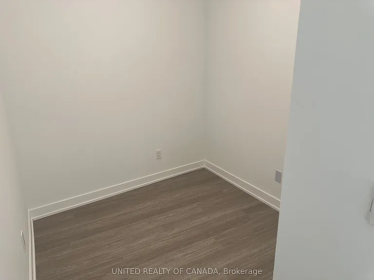 8188 Yonge St #827 — Photo 18