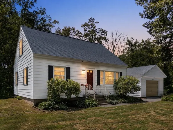 430 Williams Rd, Fitchburg, MA 01420
