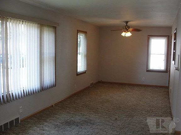 5th image of 1019 N Washington Ave