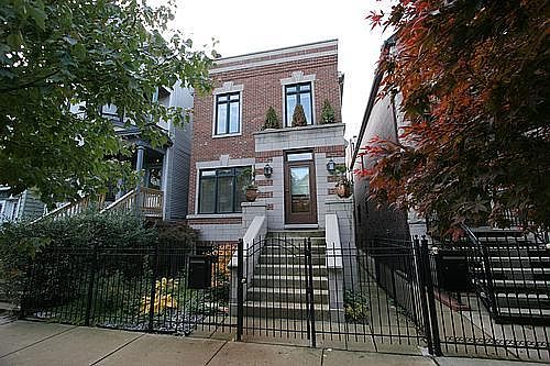 1st image of 1245 W Oakdale Ave