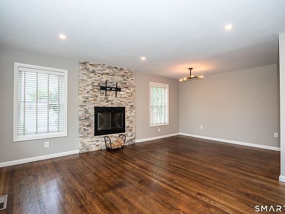 5th image of 102 Knollwood Road