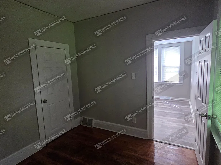 5571 Fairview St — Photo 13