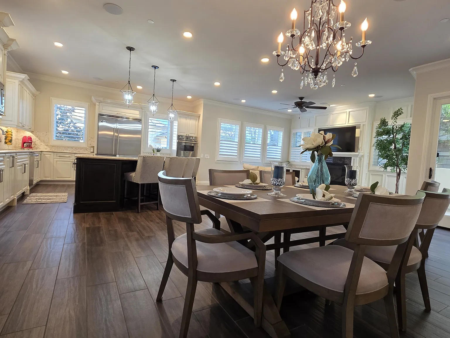 6 bed, 7.5 bath, 5227 sqft, $23,000 — Photo 3