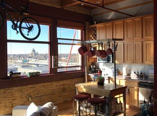 215 W Maple St APT 605, Milwaukee, WI 53204