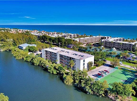 5th image of 1440 Middle Gulf Dr Unit 4D
