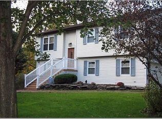 33 Tulip Rd, Kings Park, NY 11754