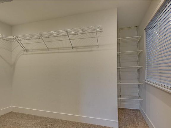 5th image of 11814 NE 68th Pl