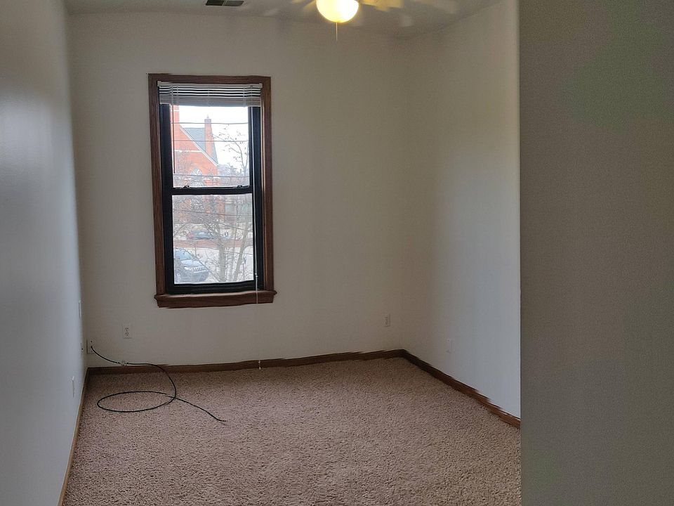 2nd bedroom with walk in closet