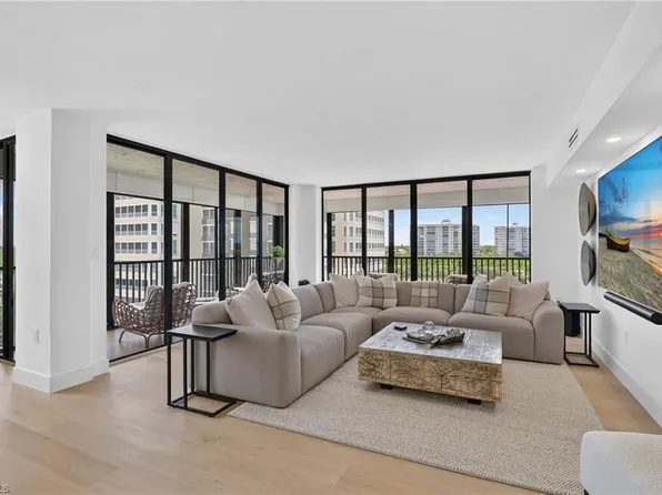 11 Bluebill AVE #606, NAPLES, FL 34108