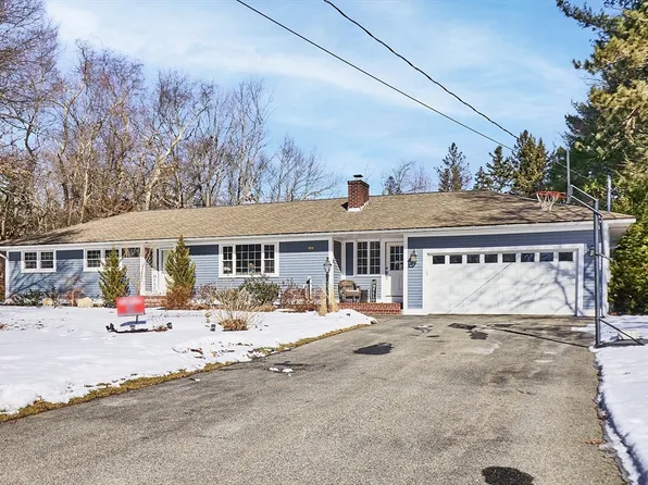 37 Chandler Rd, Andover, MA 01810