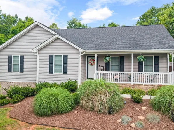 67 Valleyview Dr, Madison Heights, VA 24572