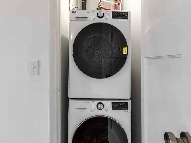 Marleigh Apartments — Photo 21