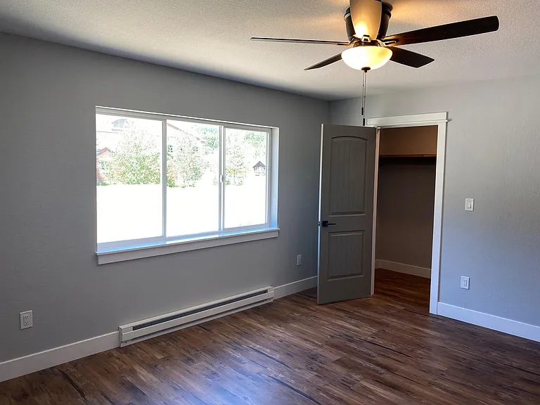 520 W 4th St — Photo 11