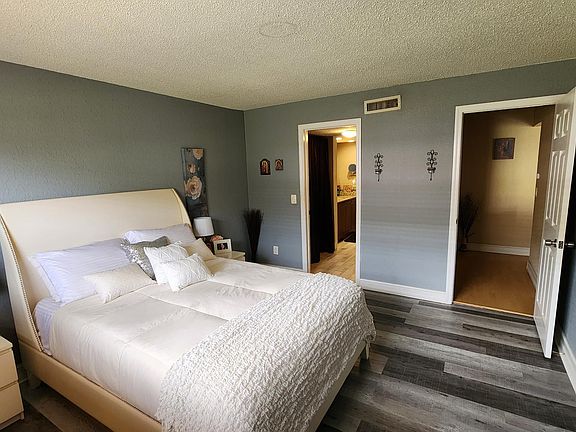 5th image of 200 Country Club Dr APT 1203