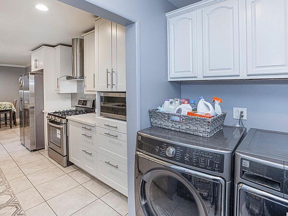 5th image of 14984 Astoria St