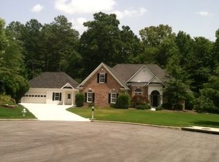 672 Shady Willow Ln, Loganville, GA 30052