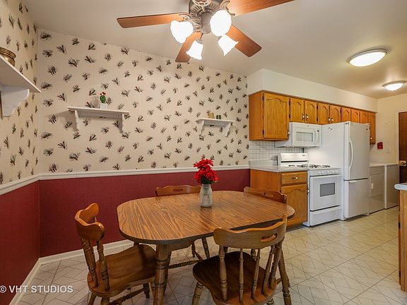 3rd image of 8333 Portsmouth Dr Unit B