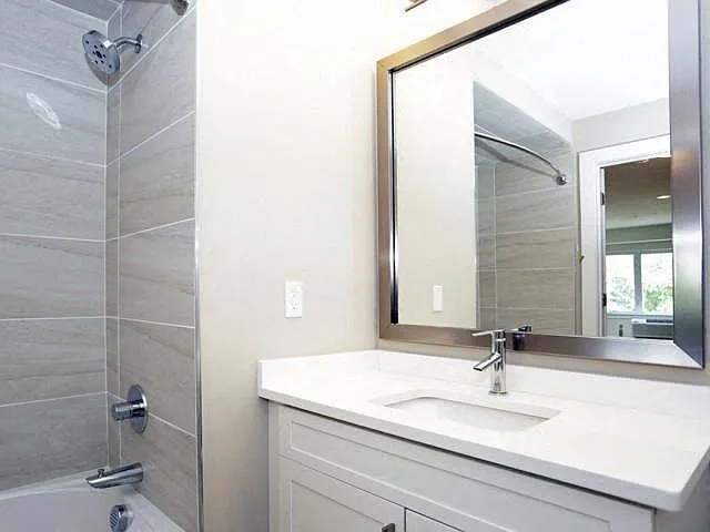 The Bromley at 44 Main — Photo 6
