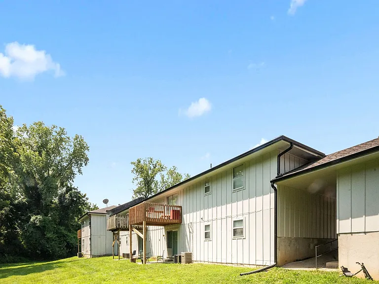 501 Vilas St — Photo 36