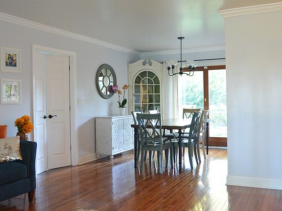 5th image of 1125 Everett Ln