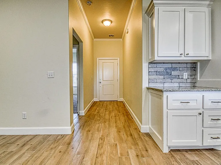 3100 Pebble Pond Dr — Photo 8