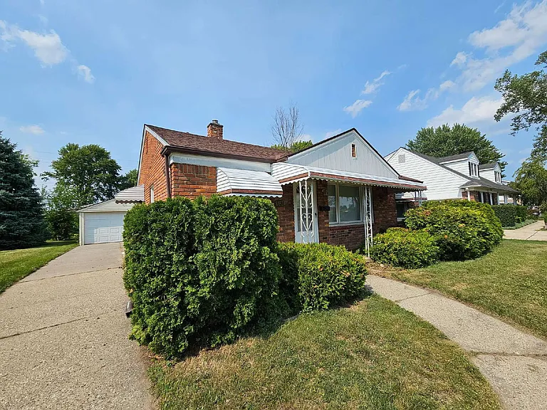 8457 McKinley Ave — Photo 1