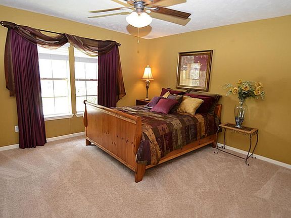 5th image of 4207 Masters Dr
