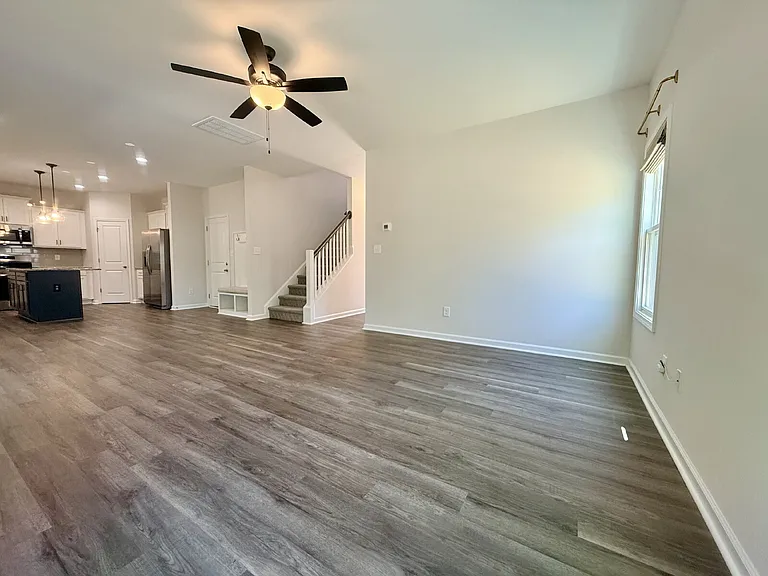 203 Williford Dr — Photo 6