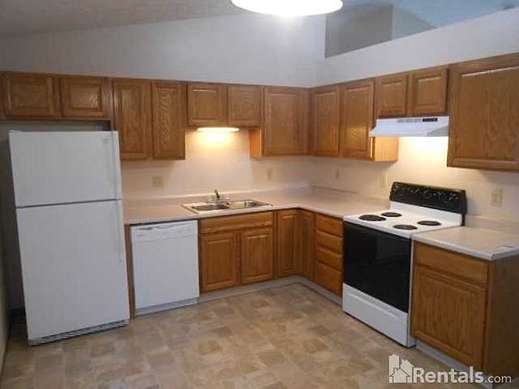 3rd image of 7698 Brunfield Dr