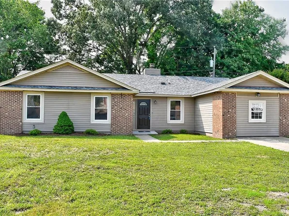 5037 Holly Farms Dr, Virginia Beach, VA 23462