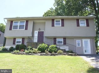 445 Calyn Dr, Reading, PA 19607