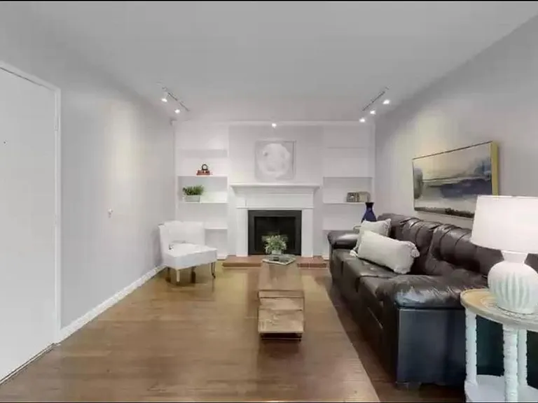 1160 S Foothill Dr #212 — Photo 5